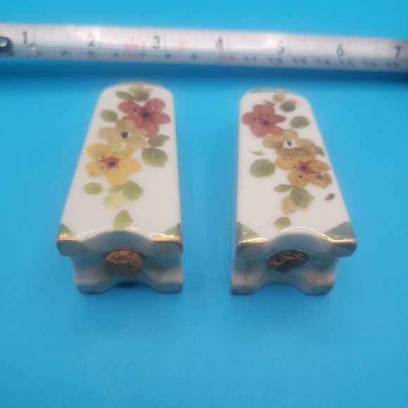 Vintage Handpainted Porcelain Salt & Pepper Set - Picture 3 of 4